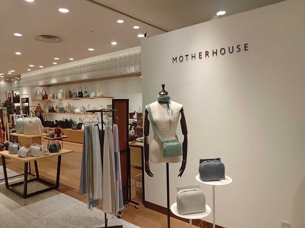 MOTHERHOUSE(マザーハウス) 渋谷ヒカリエShinQs店の外観