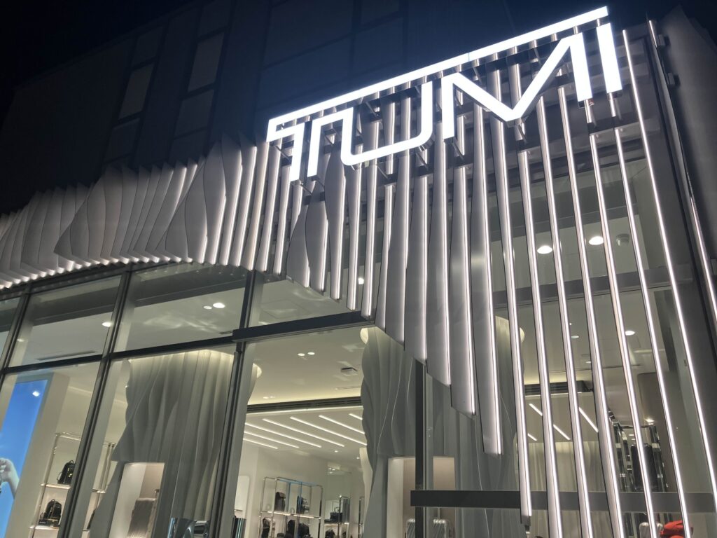 TUMI 表参道店の外観