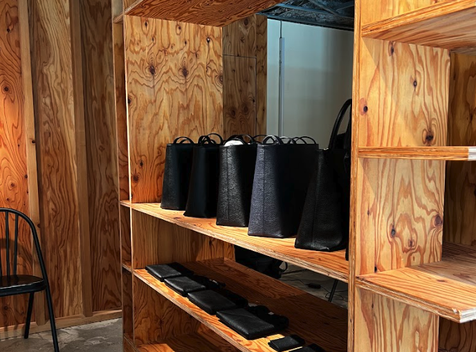 HushTug池袋本店のアウトレットコーナー