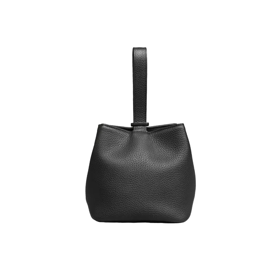 HushTugの巾着レザーバッグ