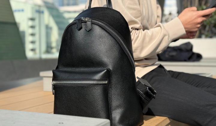 HushTugのジップデイパック