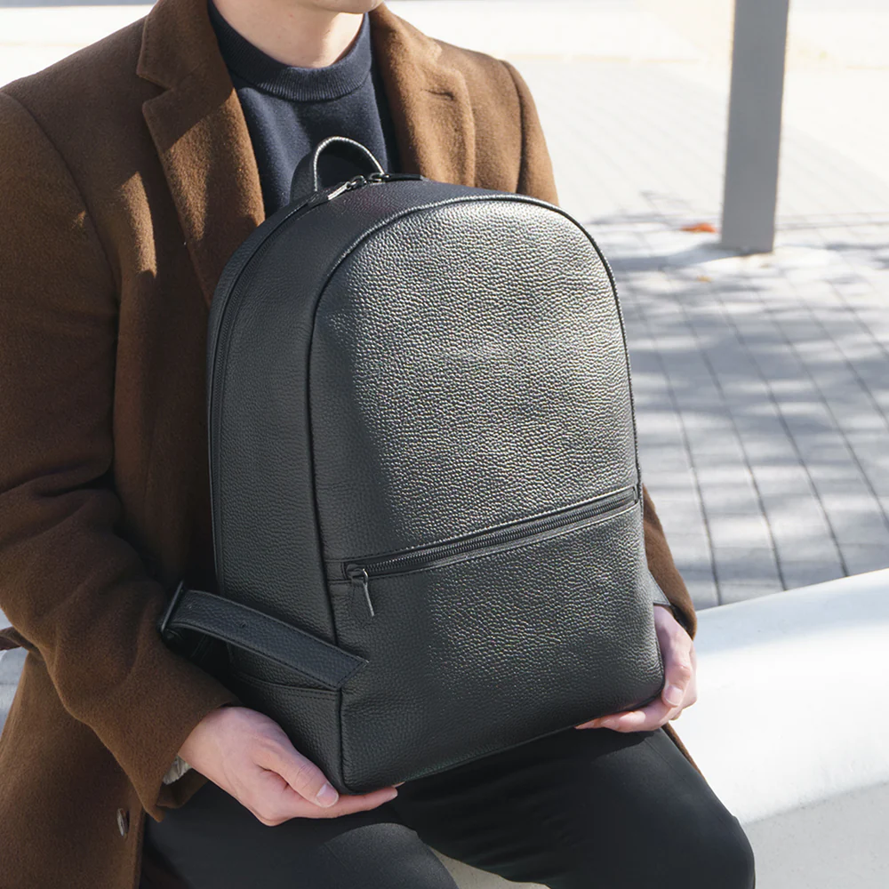 レザーバックパック　ブラック