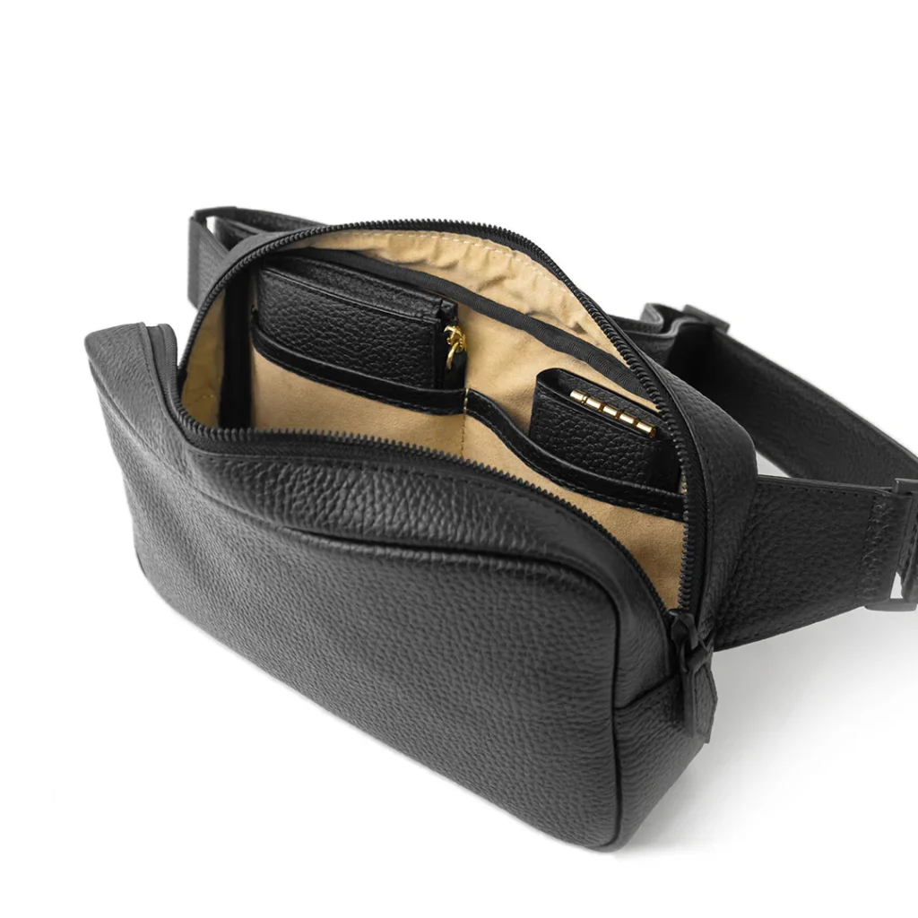 HushTugのボディバッグ