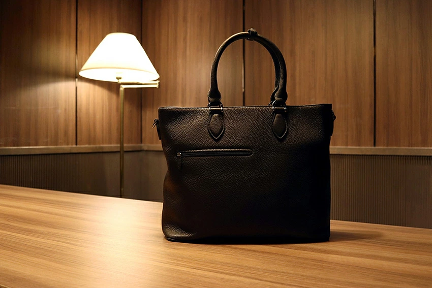 ガレリアントシュリンクレザートートバッグ GEQ-3800の画像