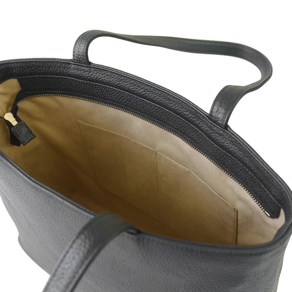 HushTugのレザートート(内装)