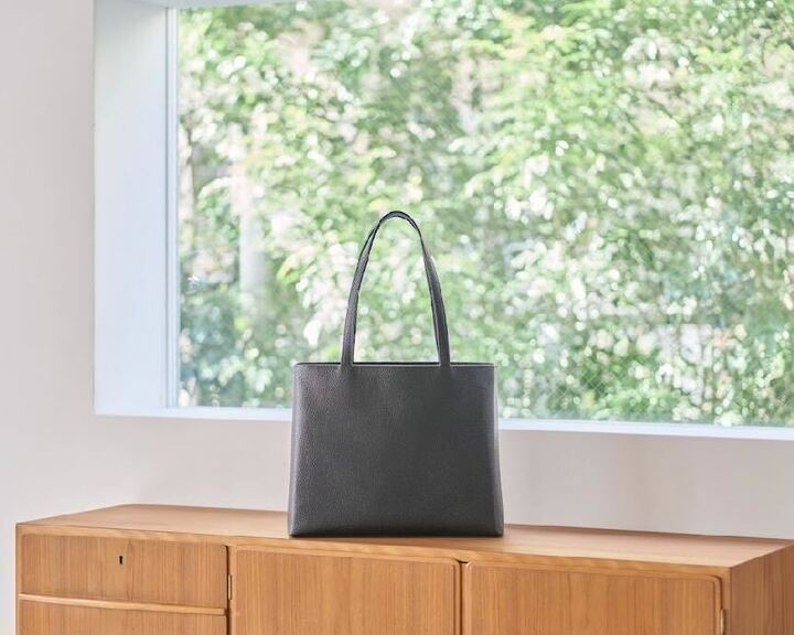 HushTugのレザートート