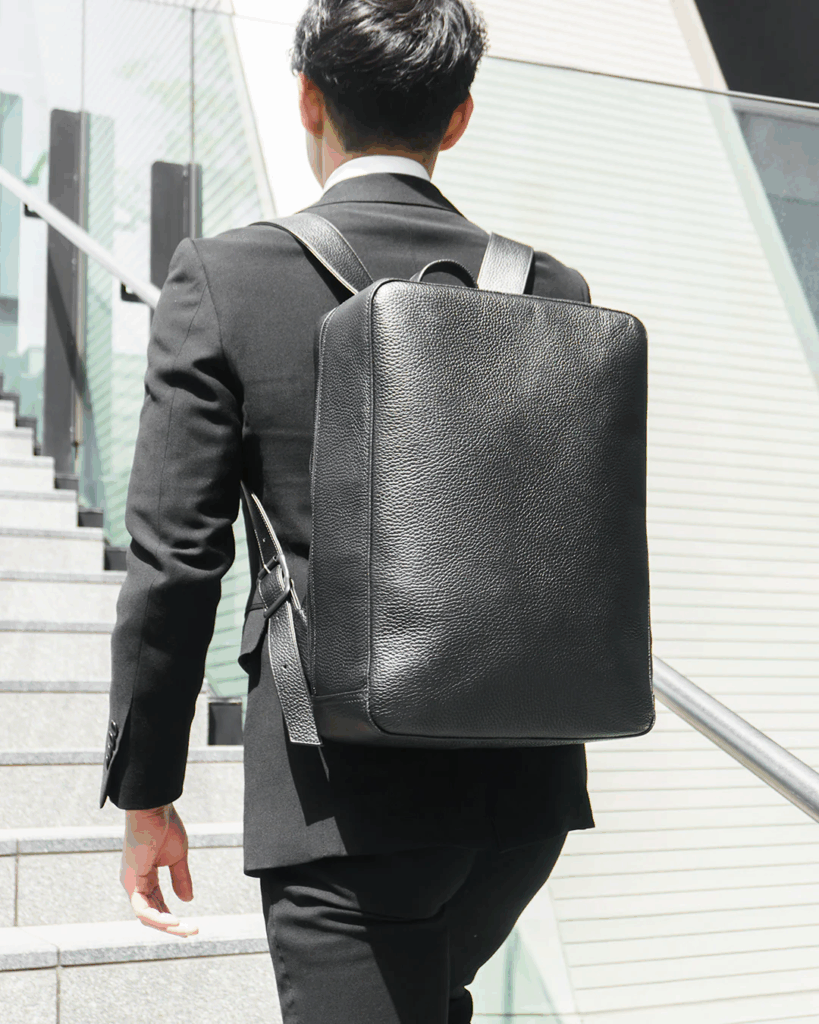 HushTug スクエアバックパック