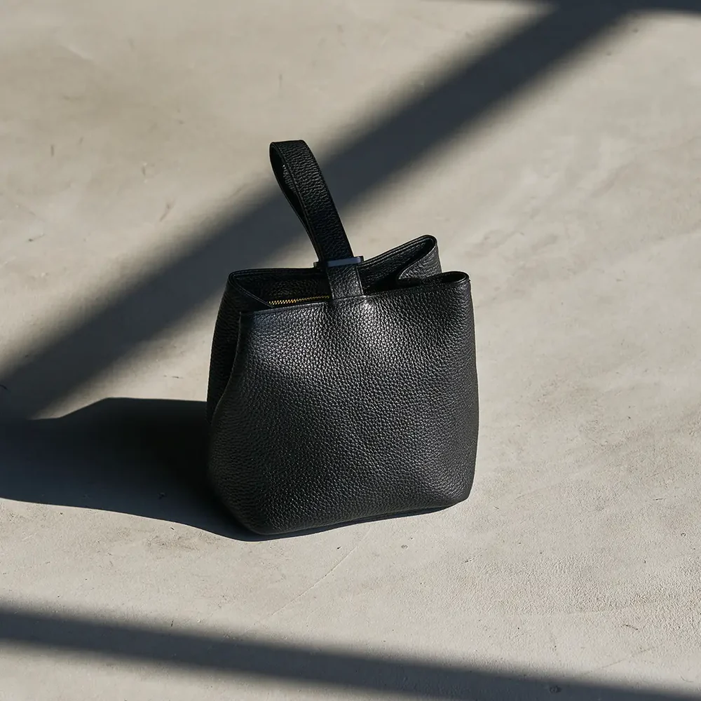 HushTug　巾着レザーバッグ