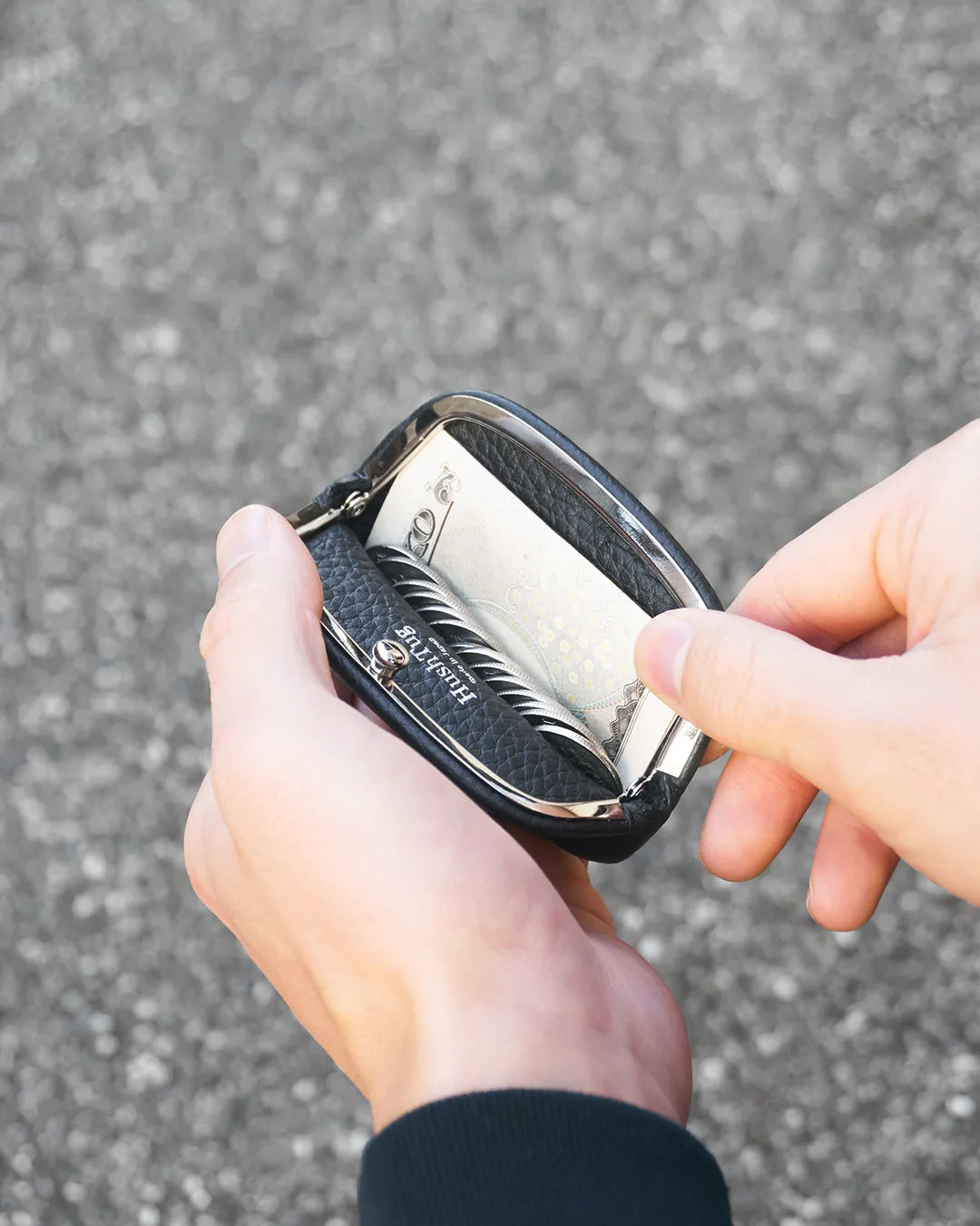 HushTugのがま口ウォレット