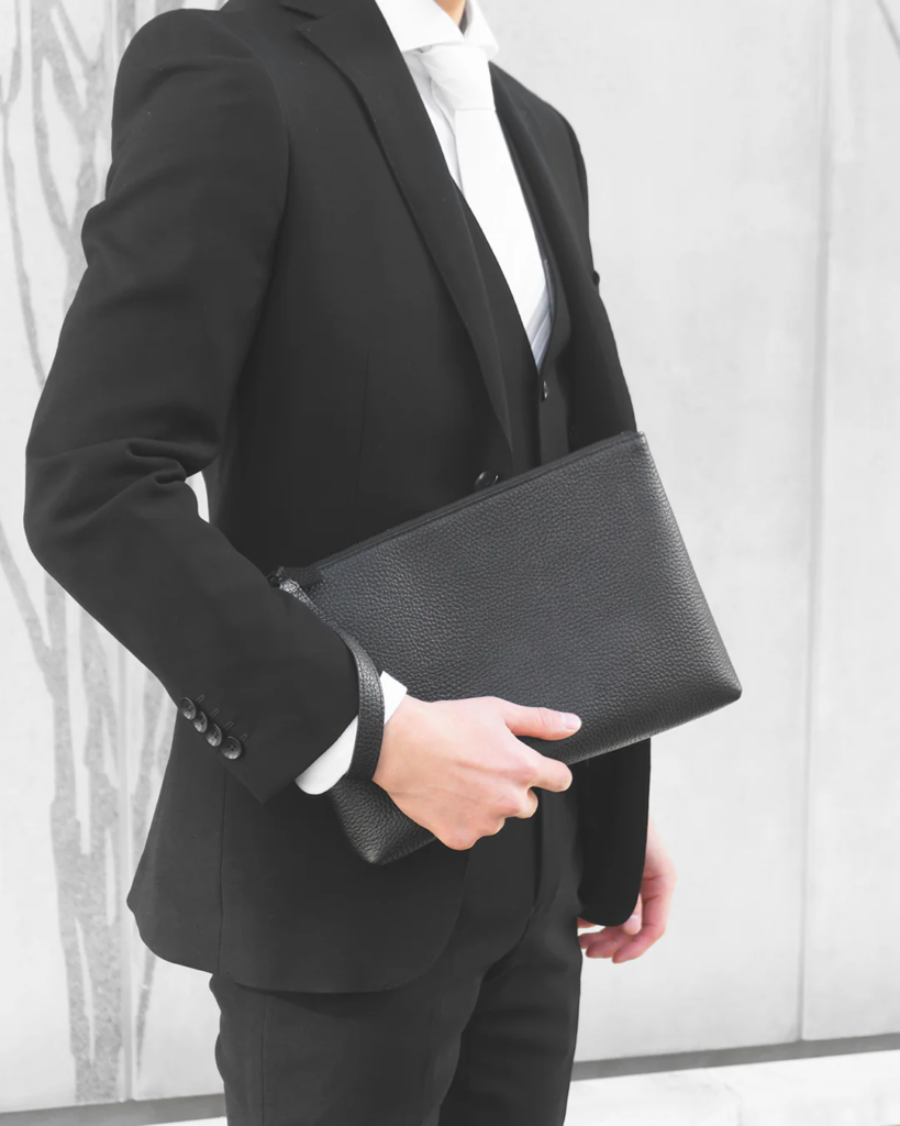 結婚式などのフォーマルな場面・ビジネスシーンなど