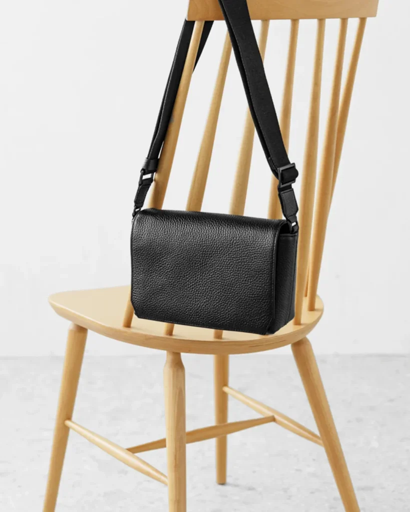 本革ショルダーバッグのイメージ