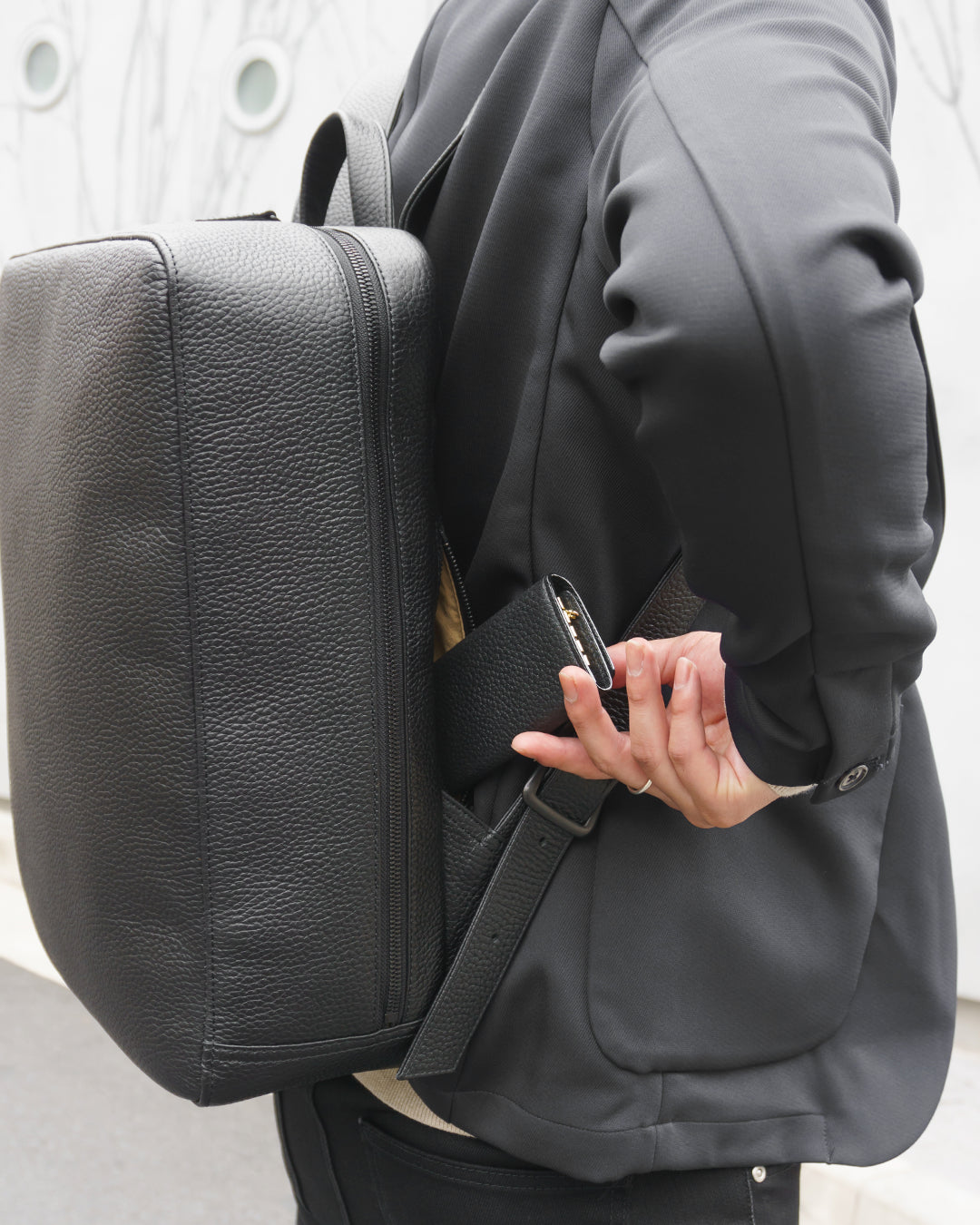 HushTug　スクエアバックパック