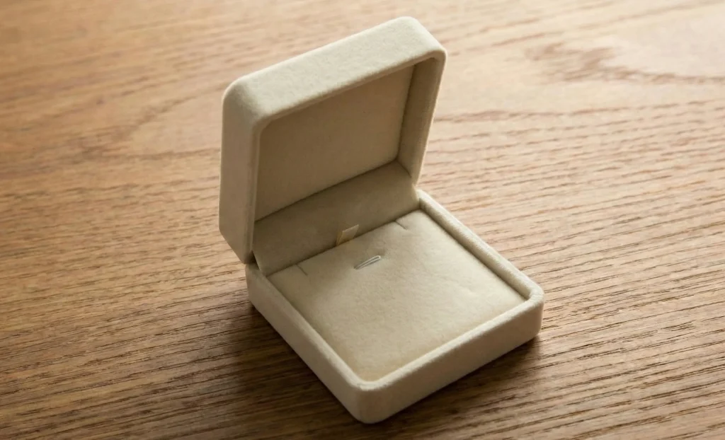 ネックレス購入時のケースのイメージ画像